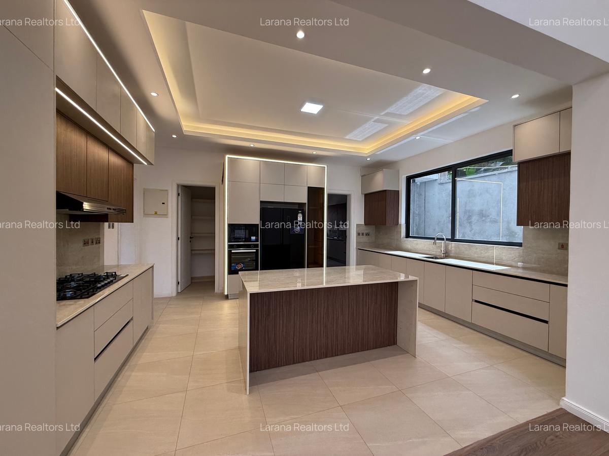 5 Bed Townhouse with En Suite at Mzima Springs - 5
