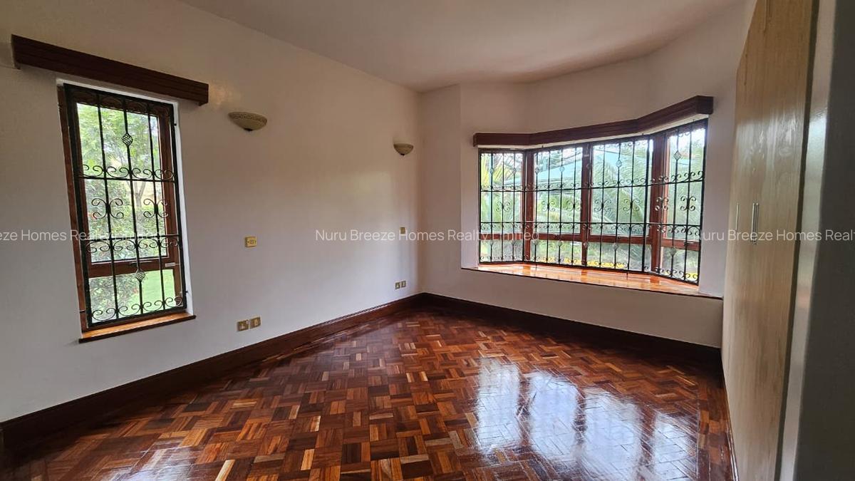 5 Bed House with En Suite in Runda - 7