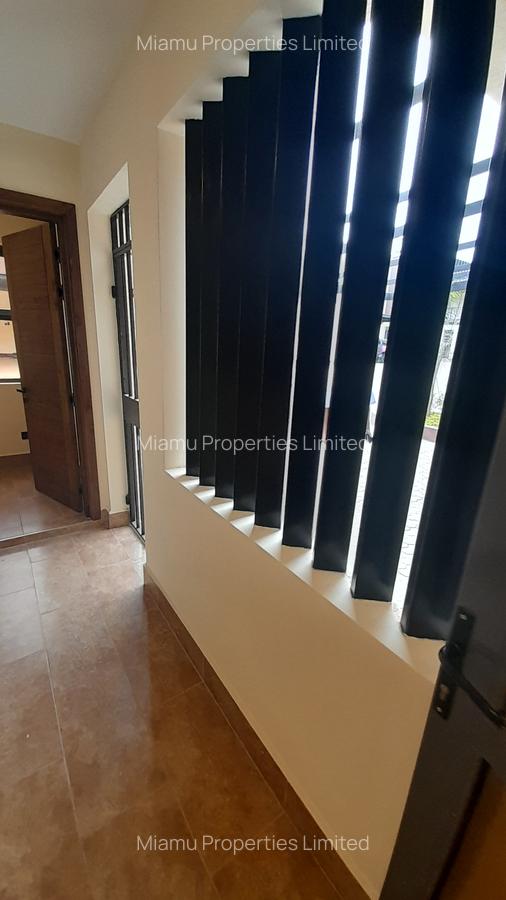 4 Bed Townhouse with En Suite at Banana Road - 16