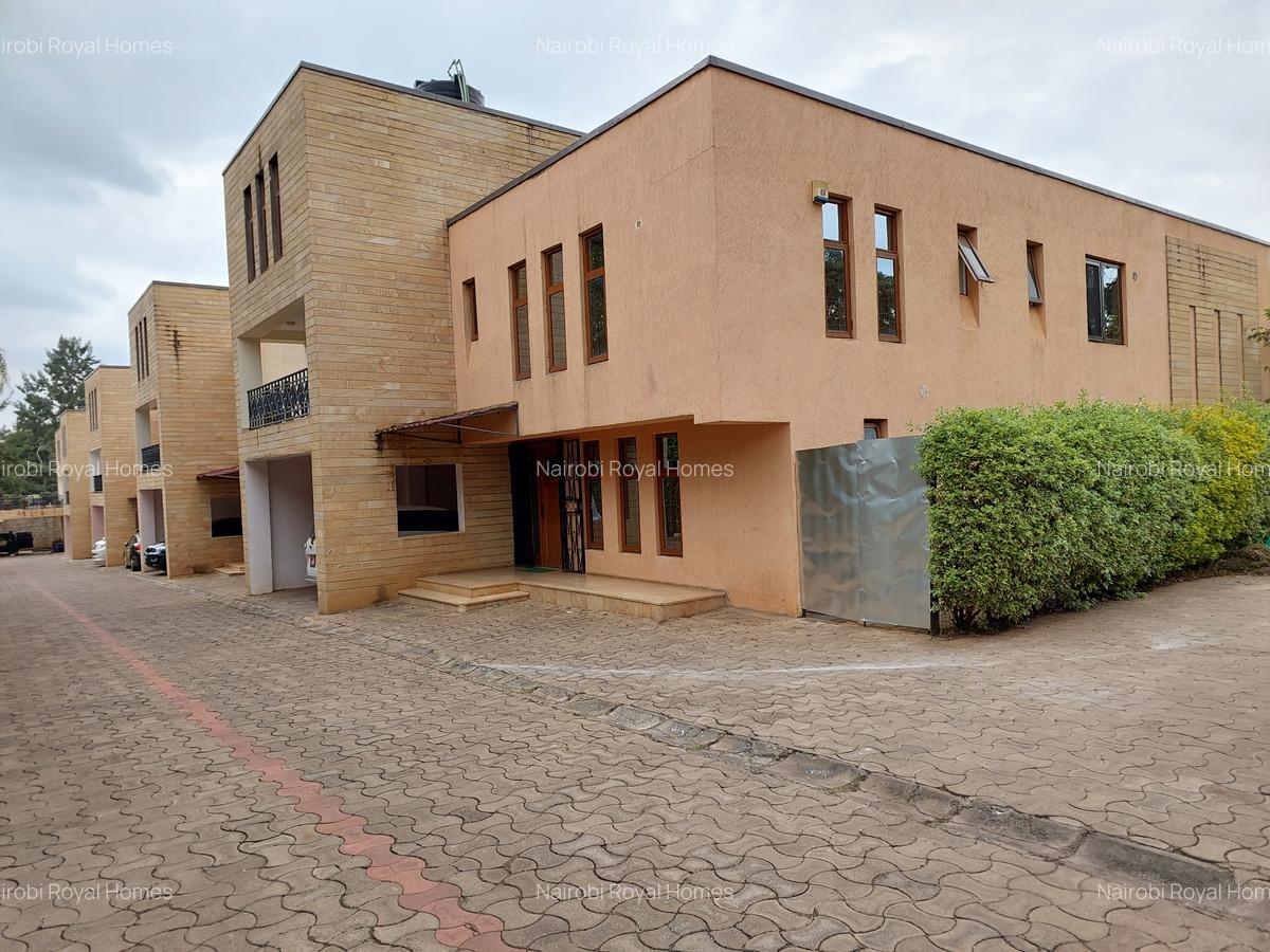 5 Bed Townhouse with En Suite at Lavington Convent Road - 2