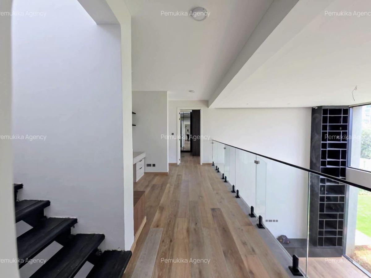 5 Bed Townhouse with En Suite in Runda - 11