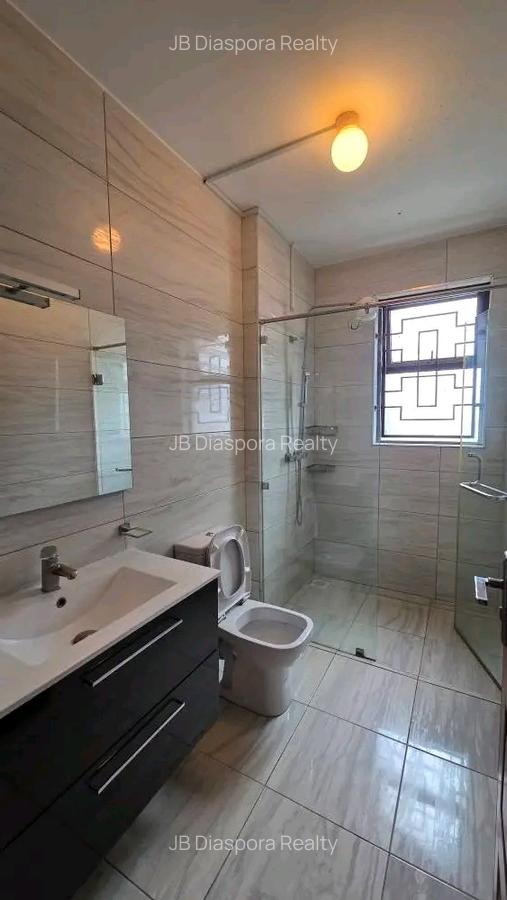 3 Bed Apartment with En Suite at 3Rd Parklands - 13