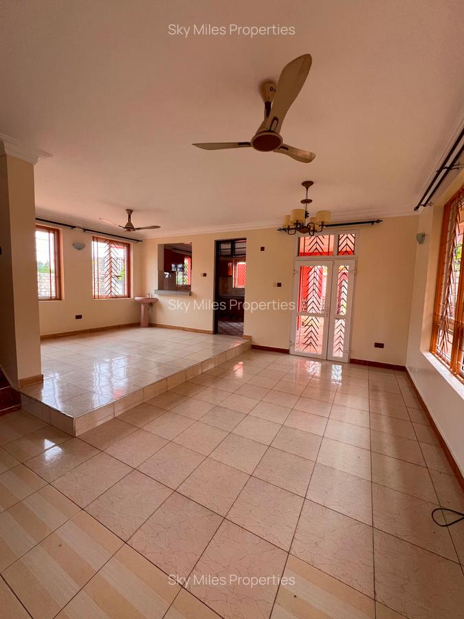 4 Bed House with En Suite at Mtwapa - 8