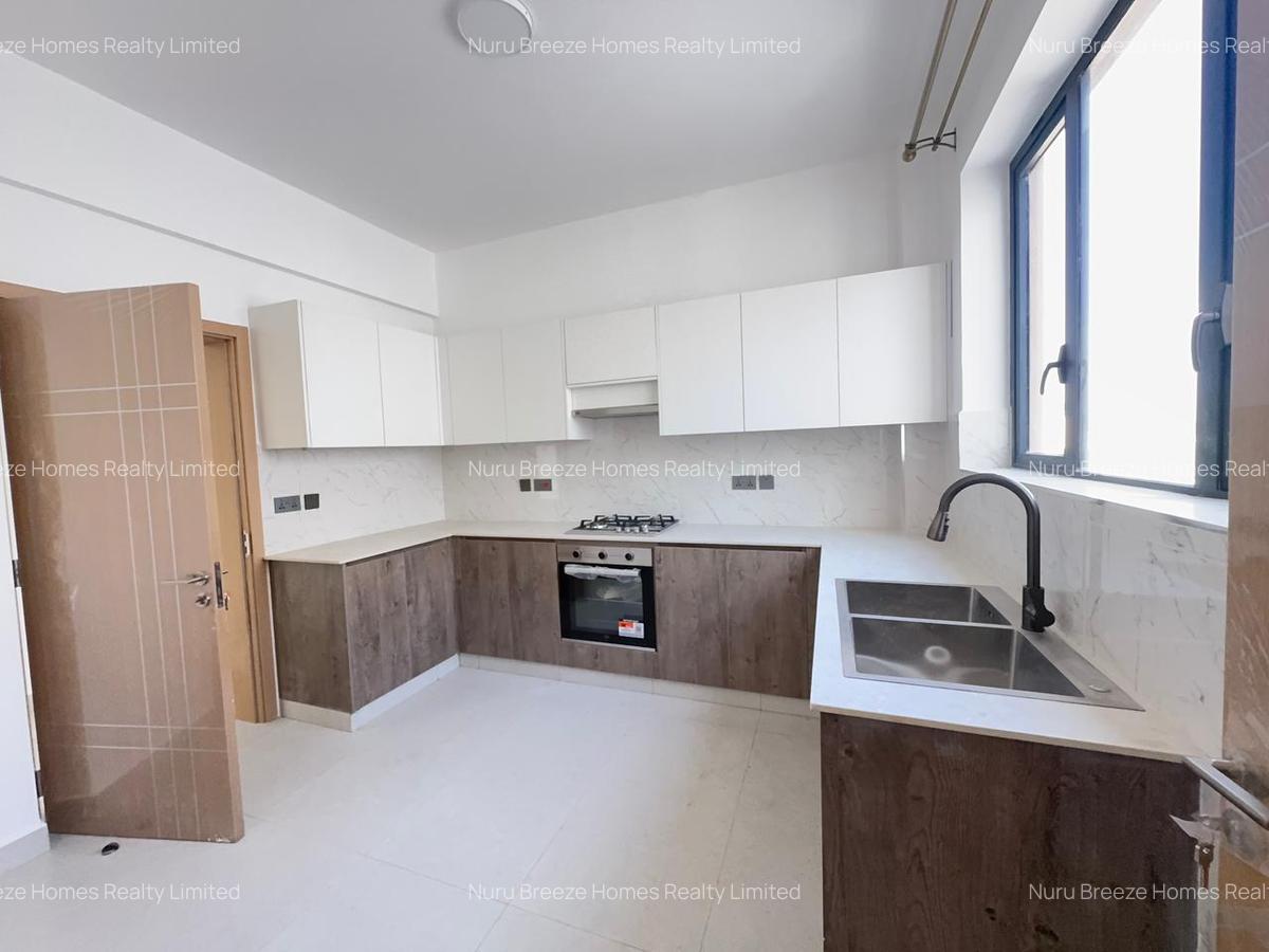 3 Bed Apartment with En Suite in Brookside - 3