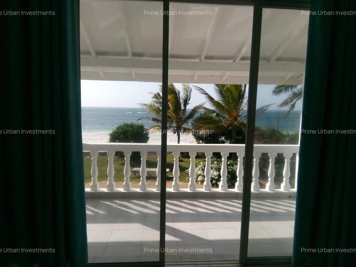 4 Bed House with En Suite in Bofa - 5