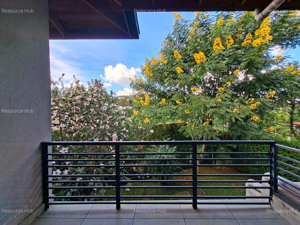 3 Bed House with En Suite at Nyari - 2