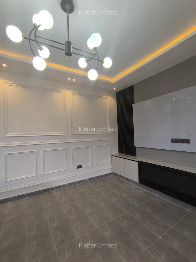 4 Bed House with En Suite at Membley - 2