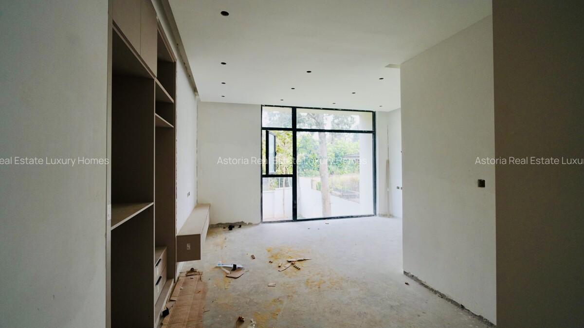5 Bed Villa with En Suite at 2026-187 - 12