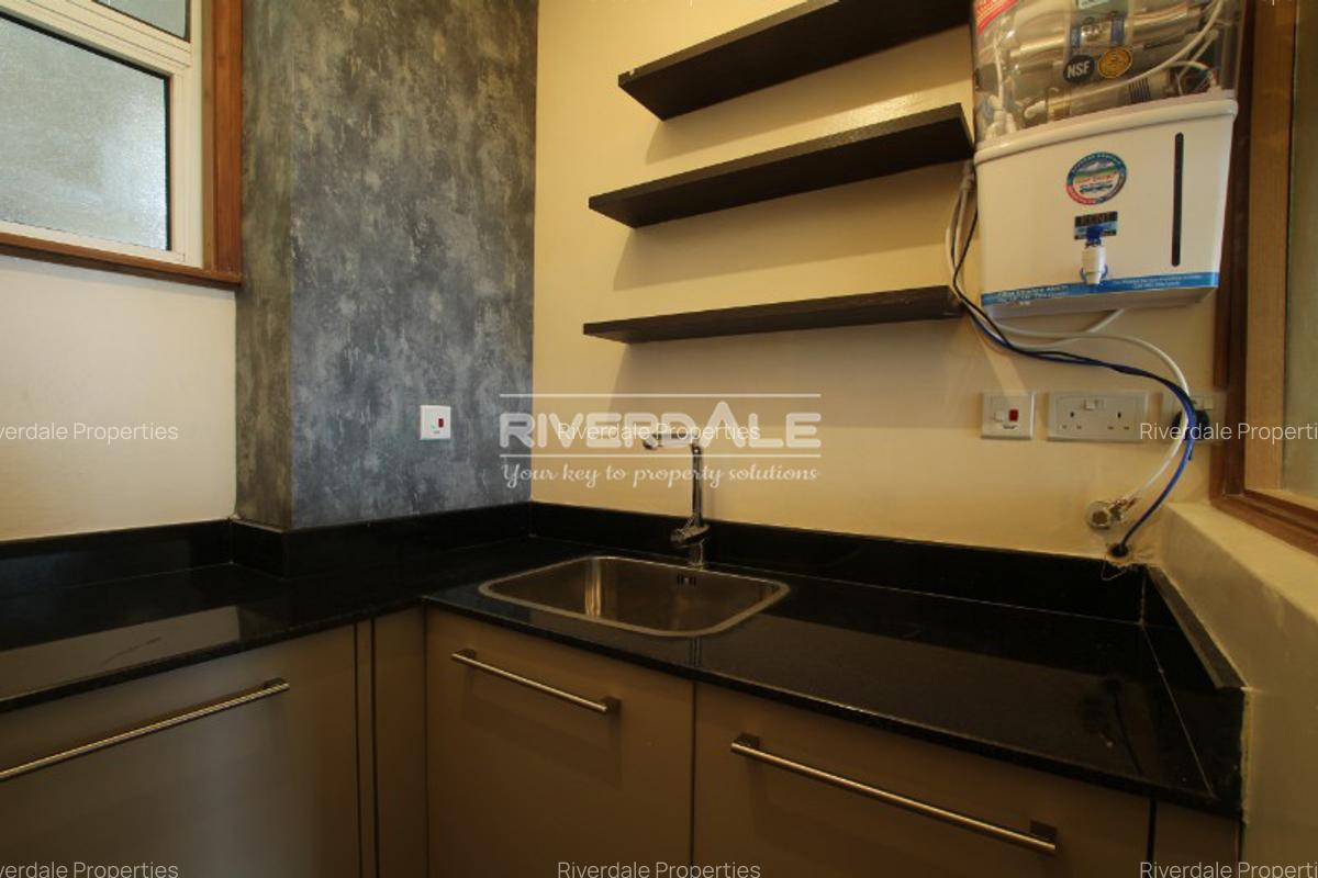 Furnished 2 Bed Apartment with En Suite in Spring Valley - 5