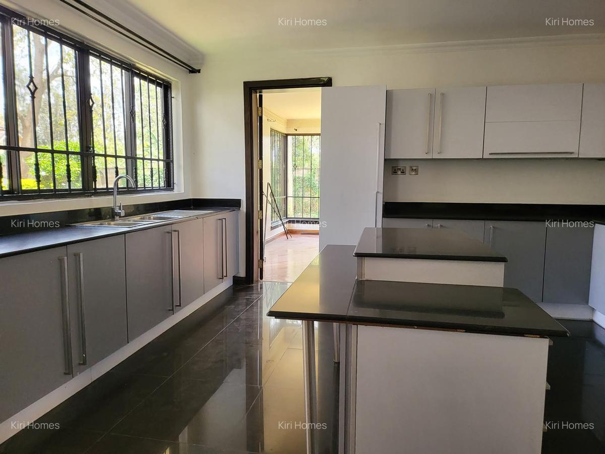 5 Bed Townhouse with En Suite in Runda - 12