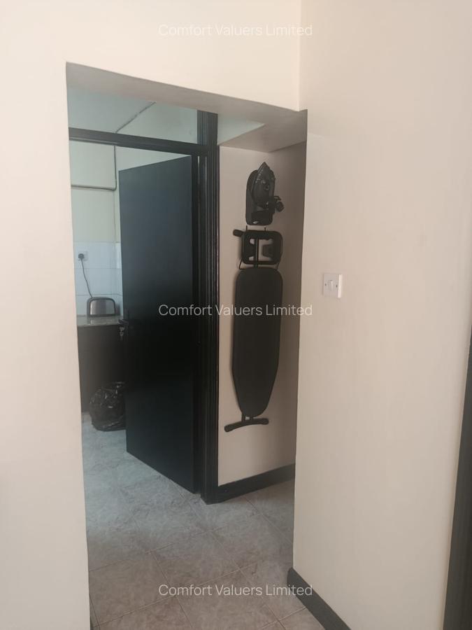 Serviced 1 Bed Apartment with En Suite at Upperhil - 2