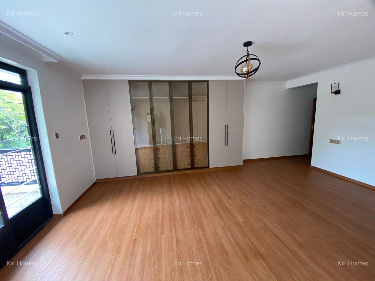 7 Bed Townhouse with En Suite in Runda - 2