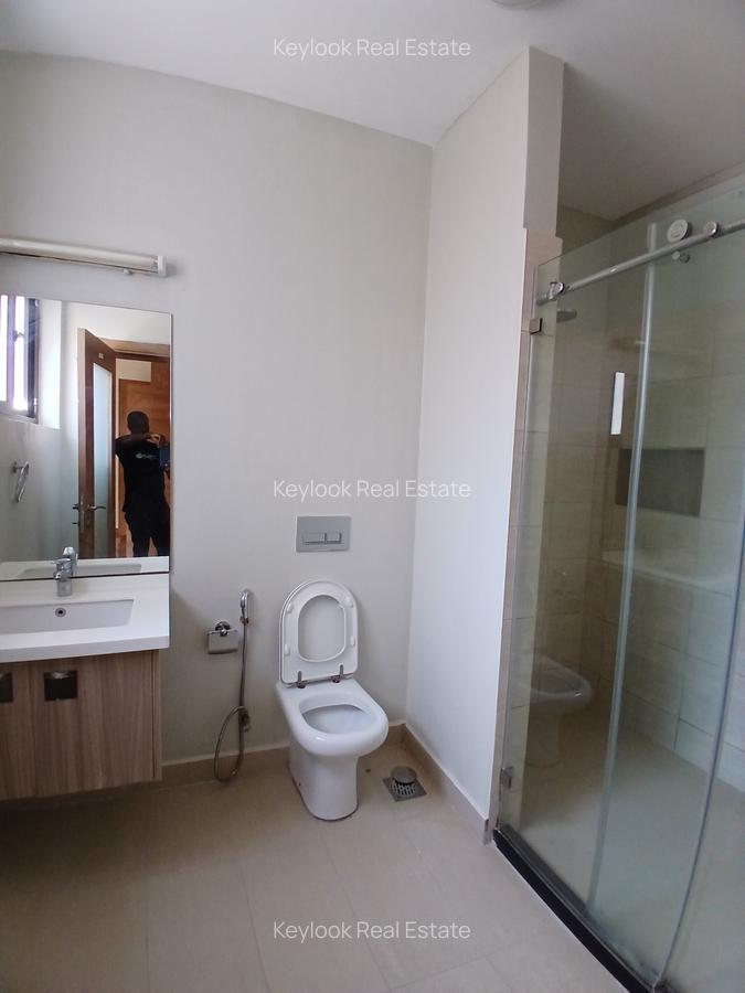 5 Bed Townhouse with En Suite at Lavington Green - 5