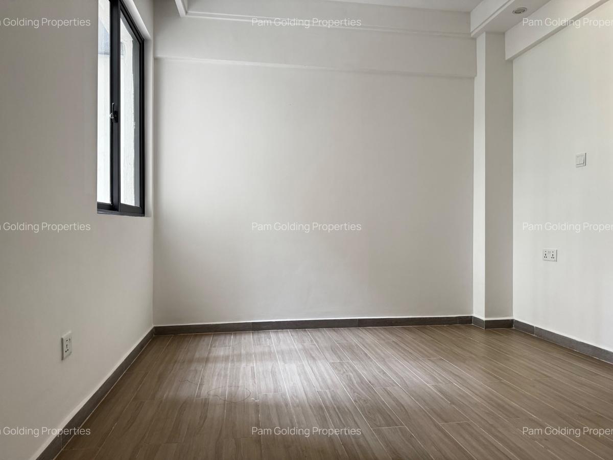 2 Bed Apartment with En Suite in Riverside - 12