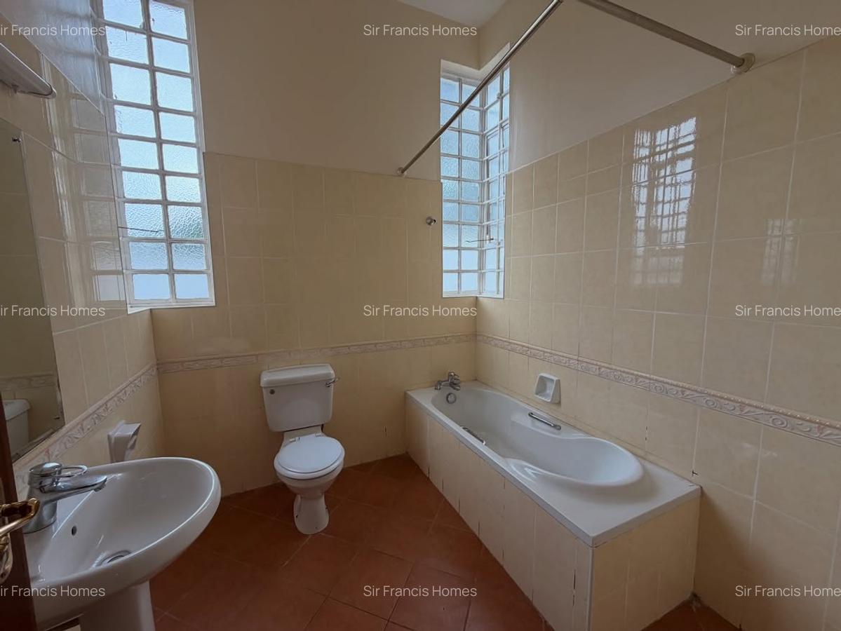 5 Bed House with En Suite in Runda - 6