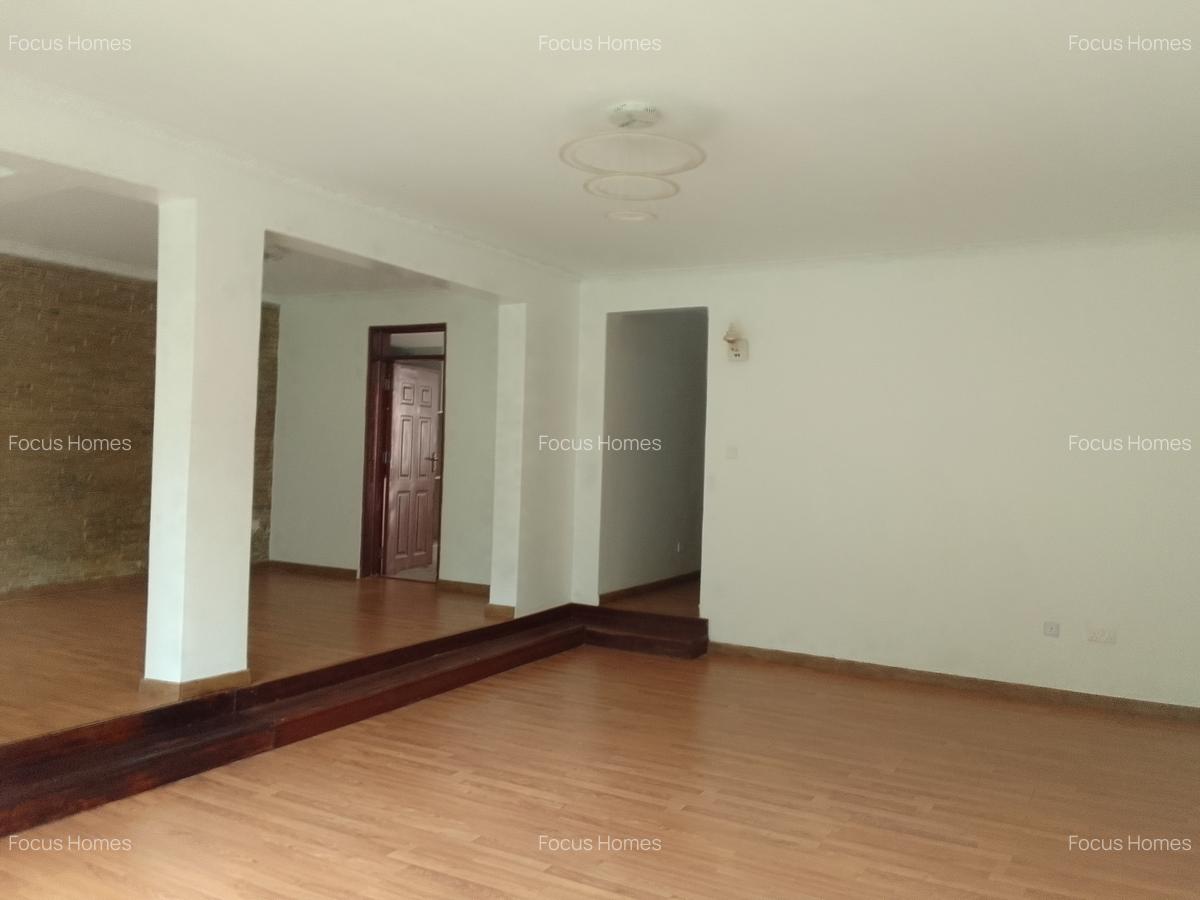 5 Bed Townhouse with En Suite in Lavington - 19