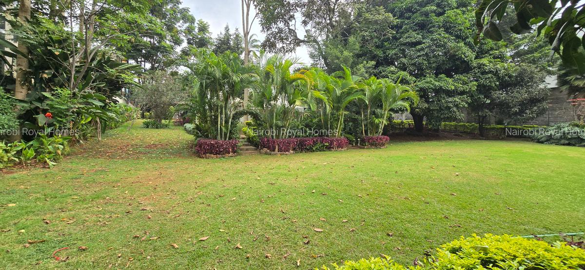 5 Bed House with En Suite at Lavington Road - 4