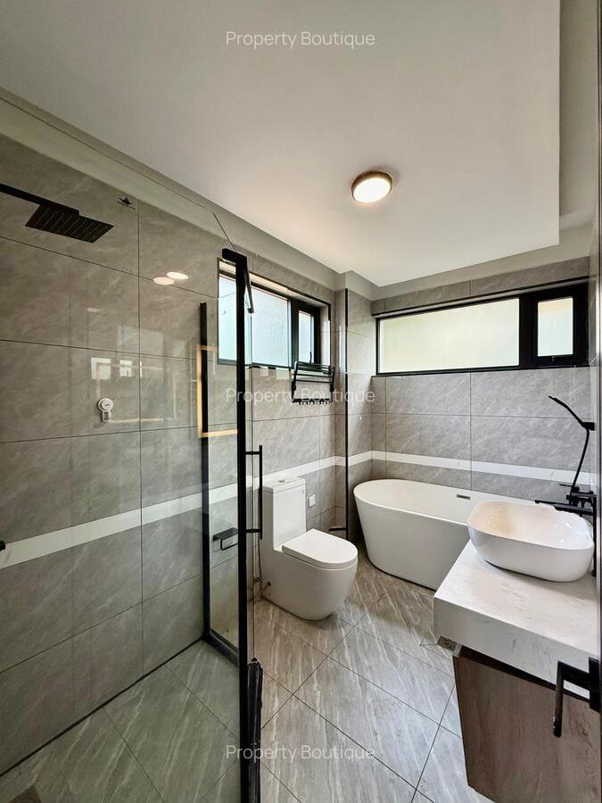 3 Bed Apartment with En Suite at Othaya Road - 11