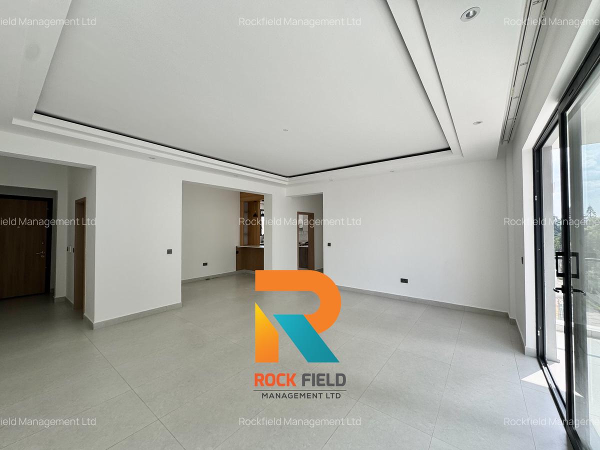3 Bed Apartment with En Suite in Brookside - 2