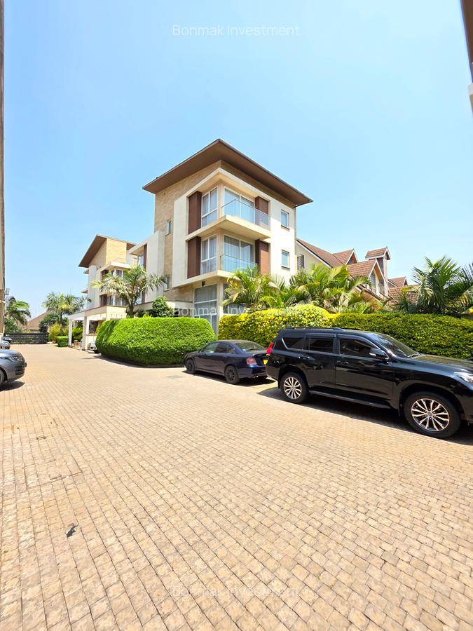 4 Bed Townhouse with En Suite at Lavington Green - 1