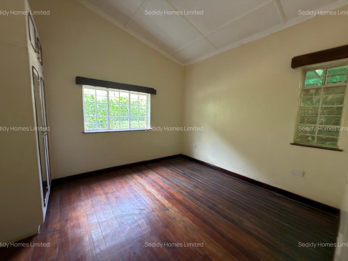 8 Bed House with En Suite in Muthaiga - 15