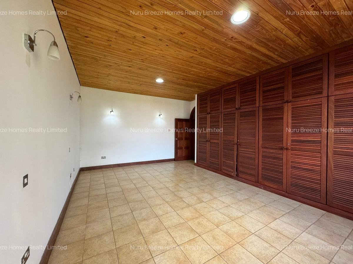 5 Bed Townhouse with En Suite in Rosslyn - 17