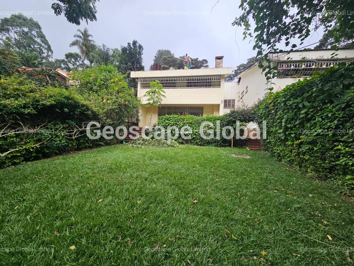 4 Bed House with En Suite in Spring Valley - 1