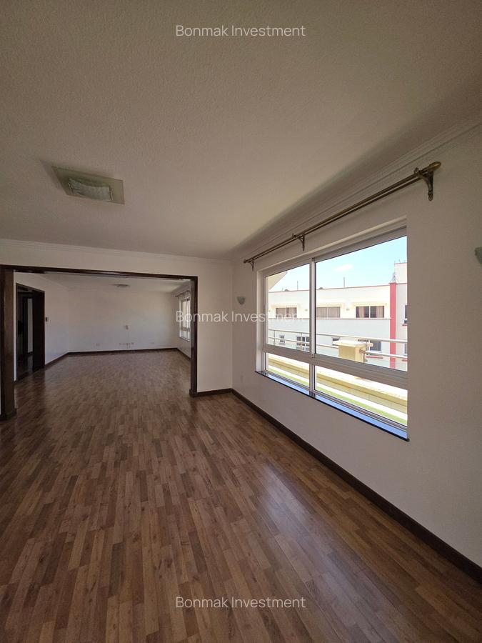 4 Bed Apartment with En Suite at Brookside Drive - 7