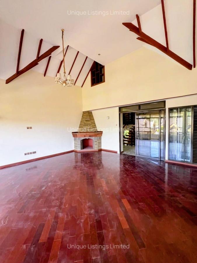 5 Bed Townhouse with En Suite in Lavington - 2