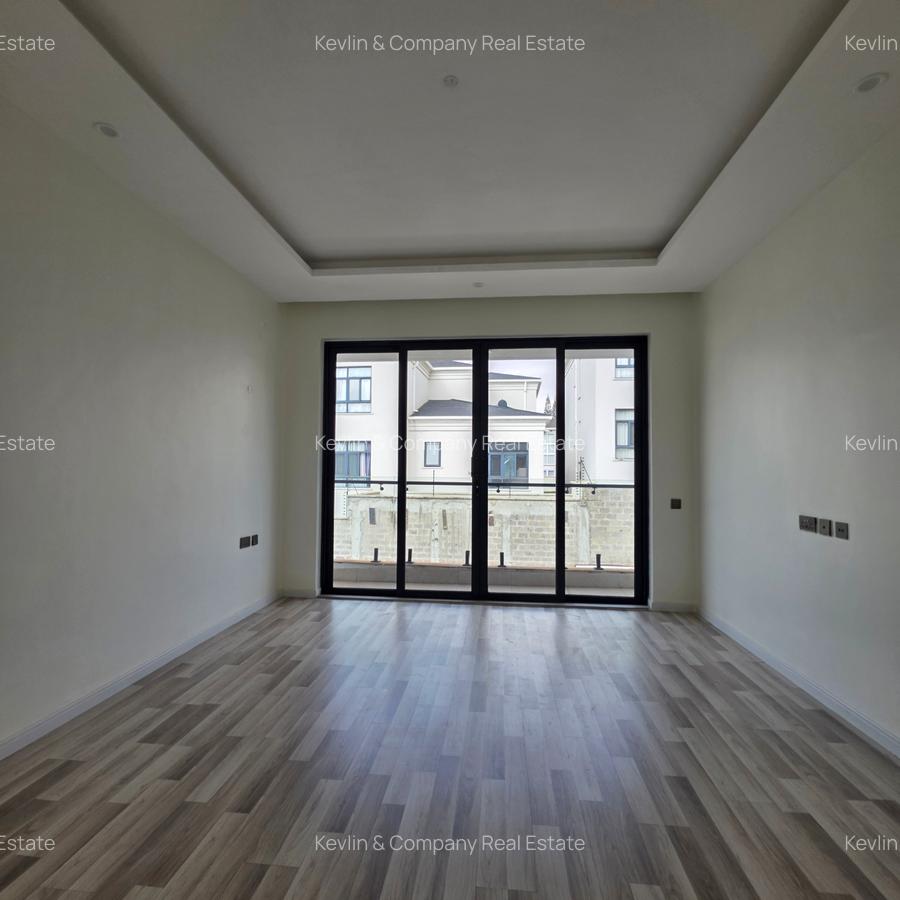 5 Bed Townhouse with En Suite in Lavington - 18