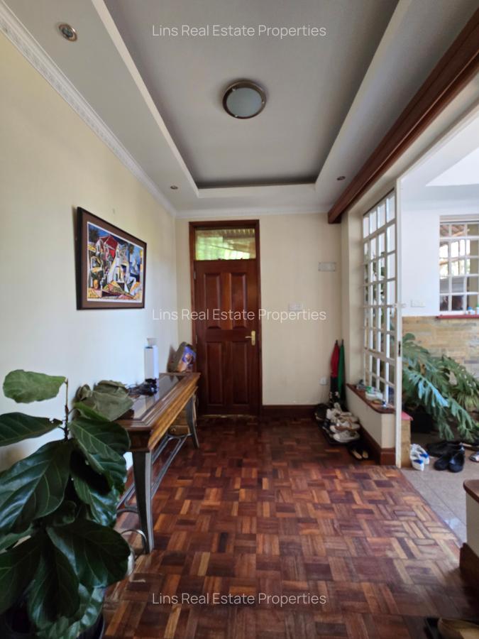 5 Bed Townhouse with En Suite in Kitisuru - 18