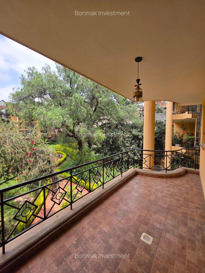 3 Bed Apartment with En Suite at Lavington Green - 5