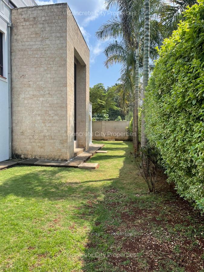 5 Bed Townhouse with Garden in Lavington - 10
