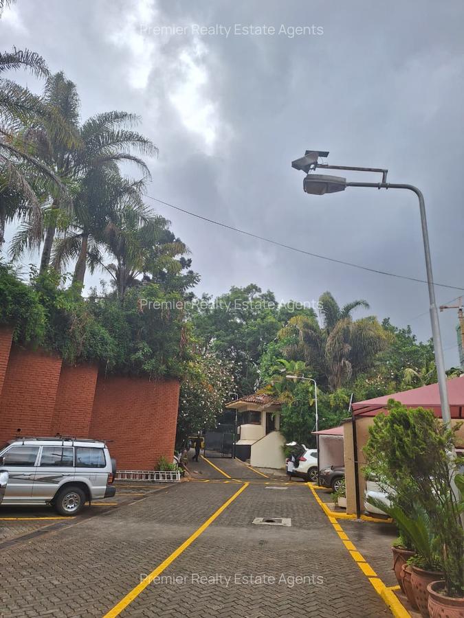 5 Bed Villa with En Suite at Rhapta Road - 12