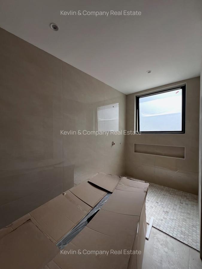 5 Bed Townhouse with En Suite in Lavington - 11