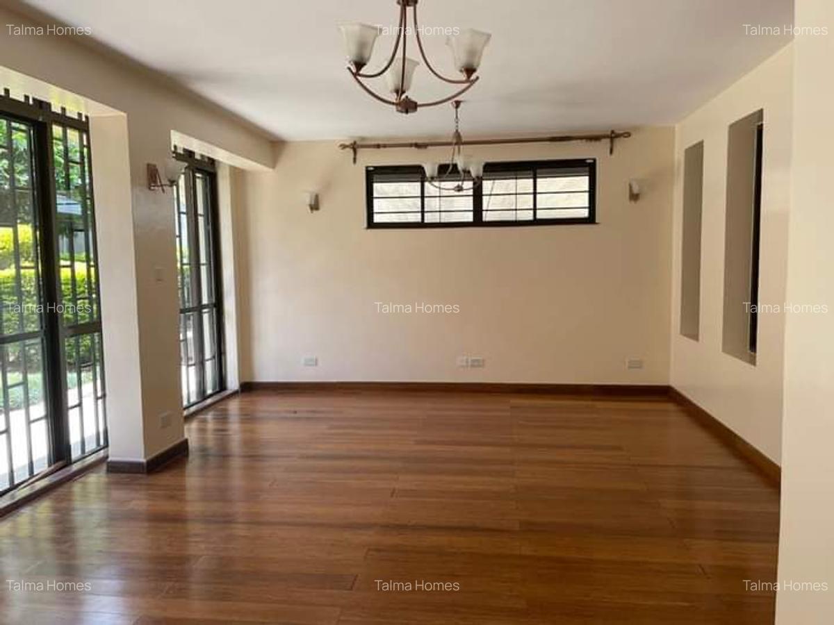 5 Bed Townhouse with En Suite at Lavington - 5