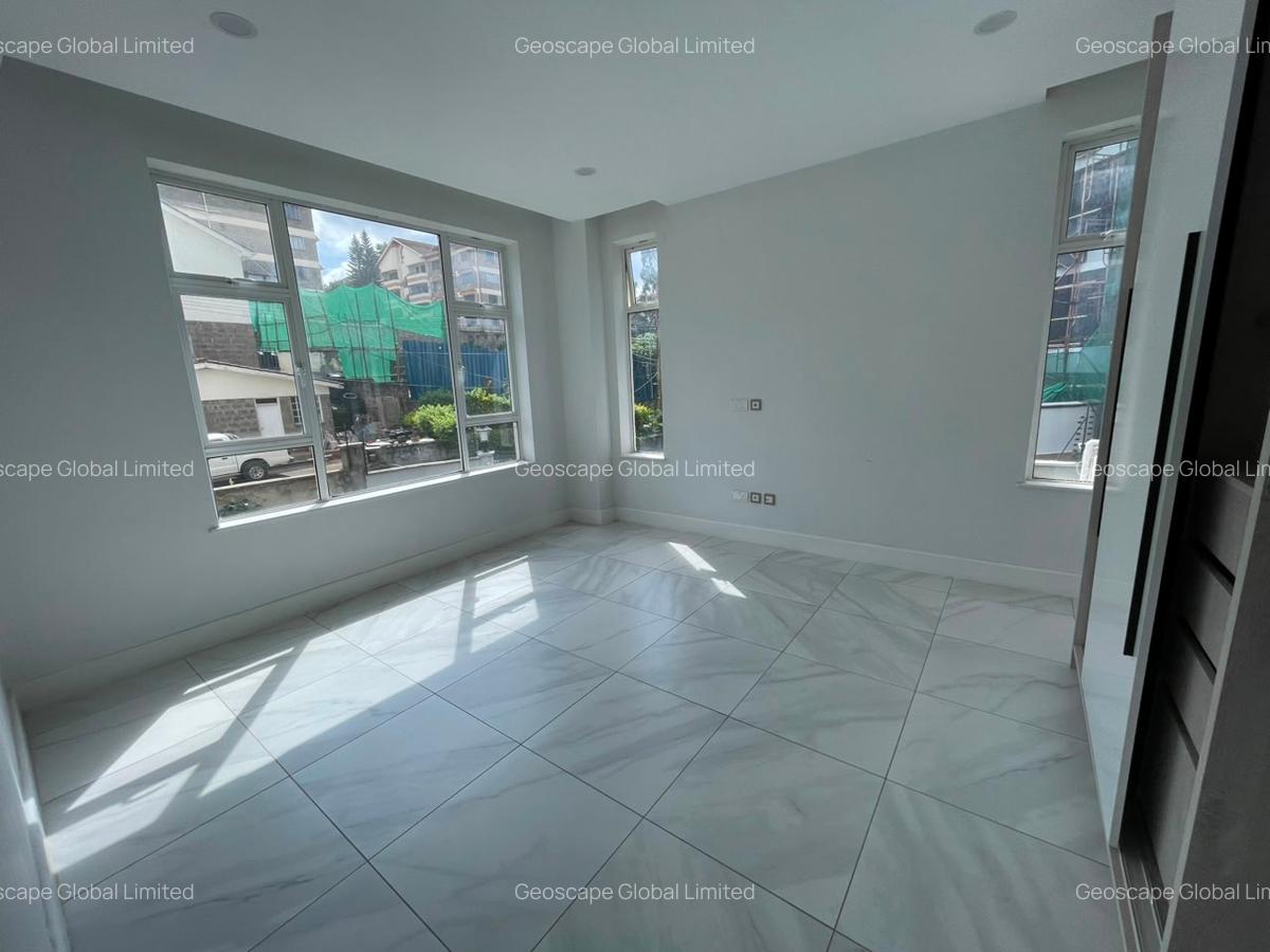 3 Bed Apartment with En Suite in Westlands Area - 1
