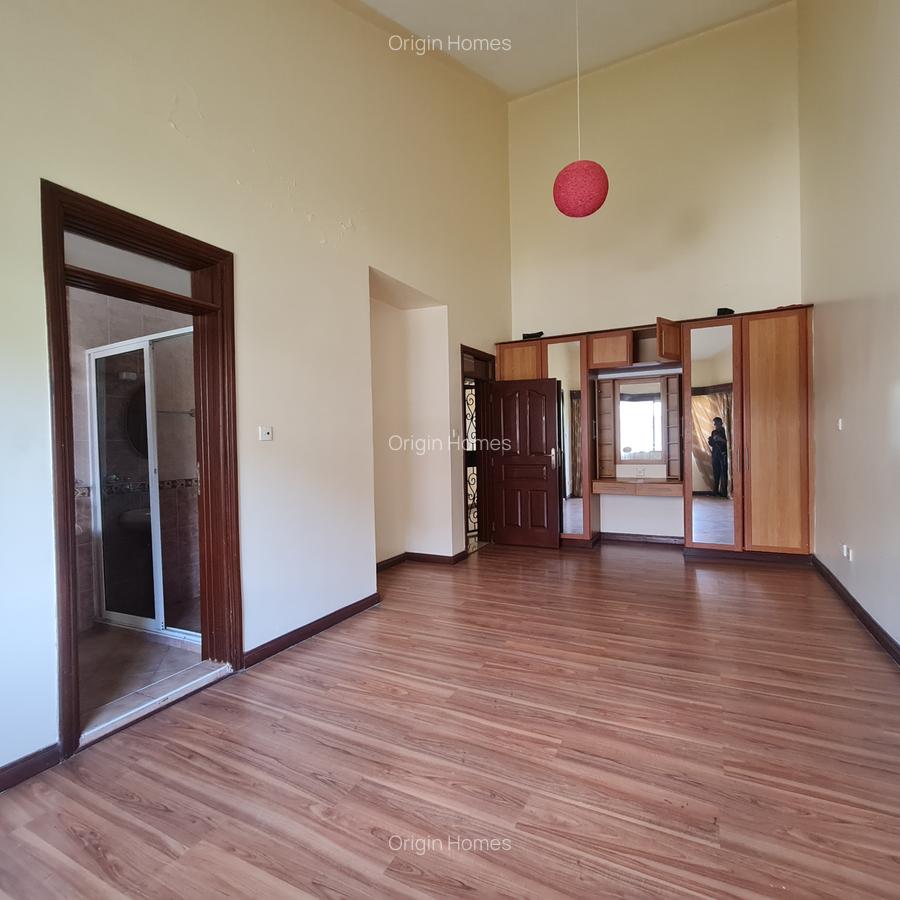 4 Bed Townhouse with En Suite at Brookside - 11