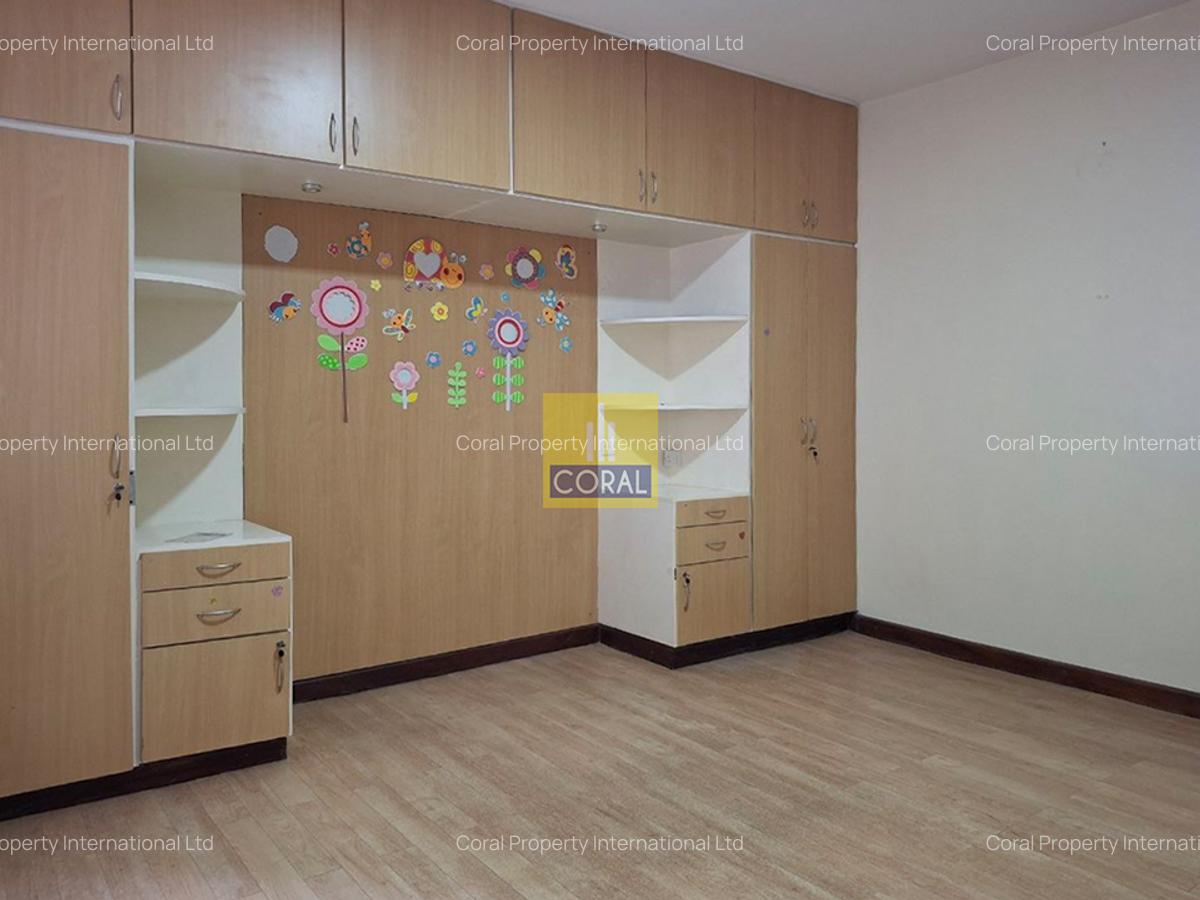 4 Bed Apartment in Westlands Area - 11