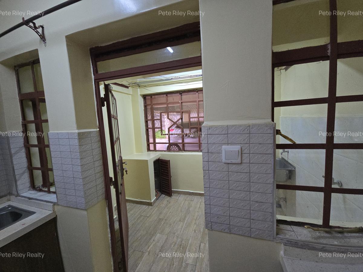 2 Bed Apartment with Swimming Pool at Ole Dume Rd - 5