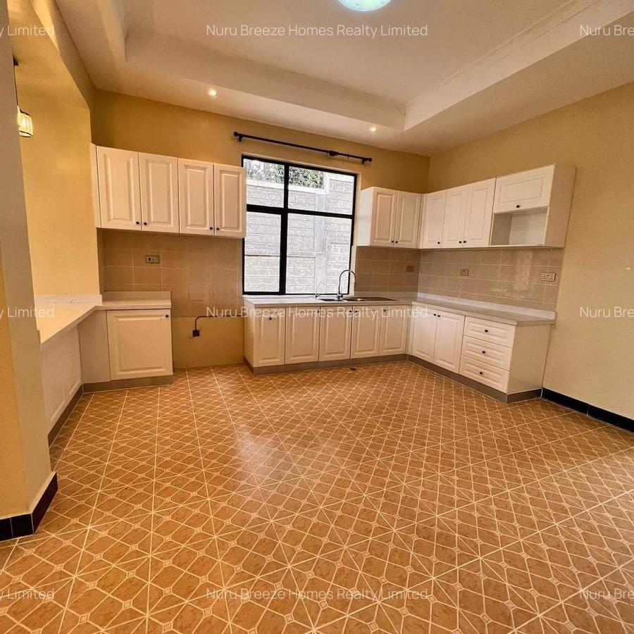 5 Bed Townhouse with En Suite in Karen - 3