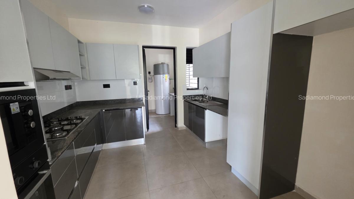 3 Bed Apartment with En Suite in General Mathenge - 2