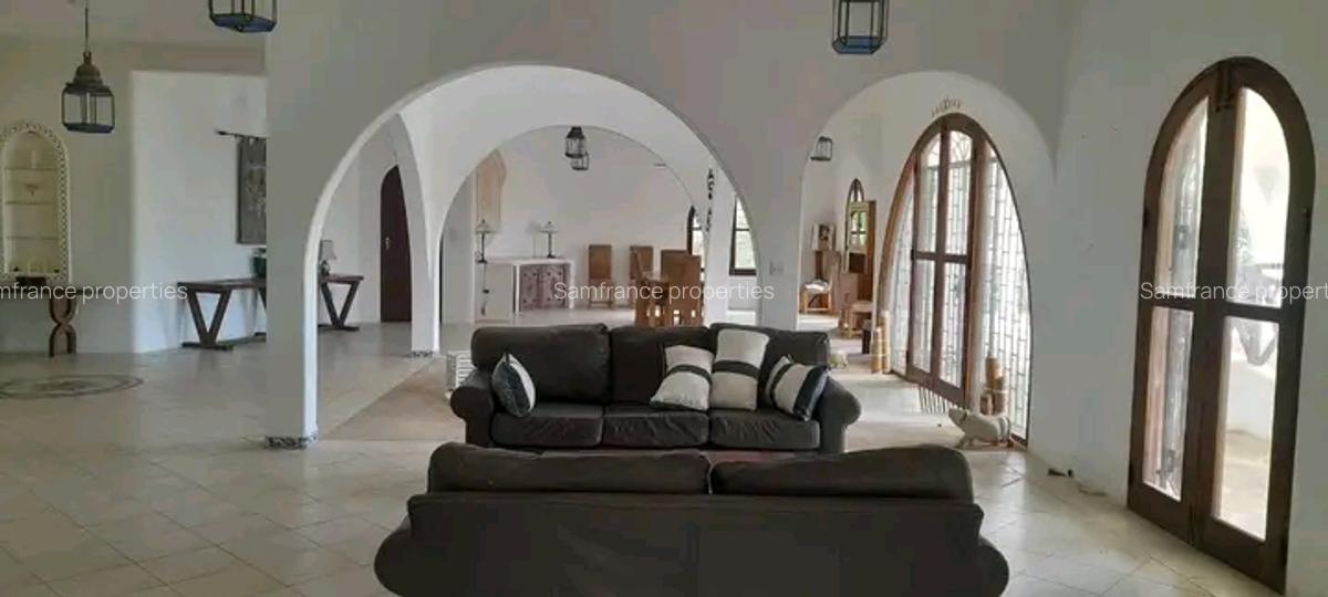 4 Bed Townhouse with En Suite at Paparemo - 3
