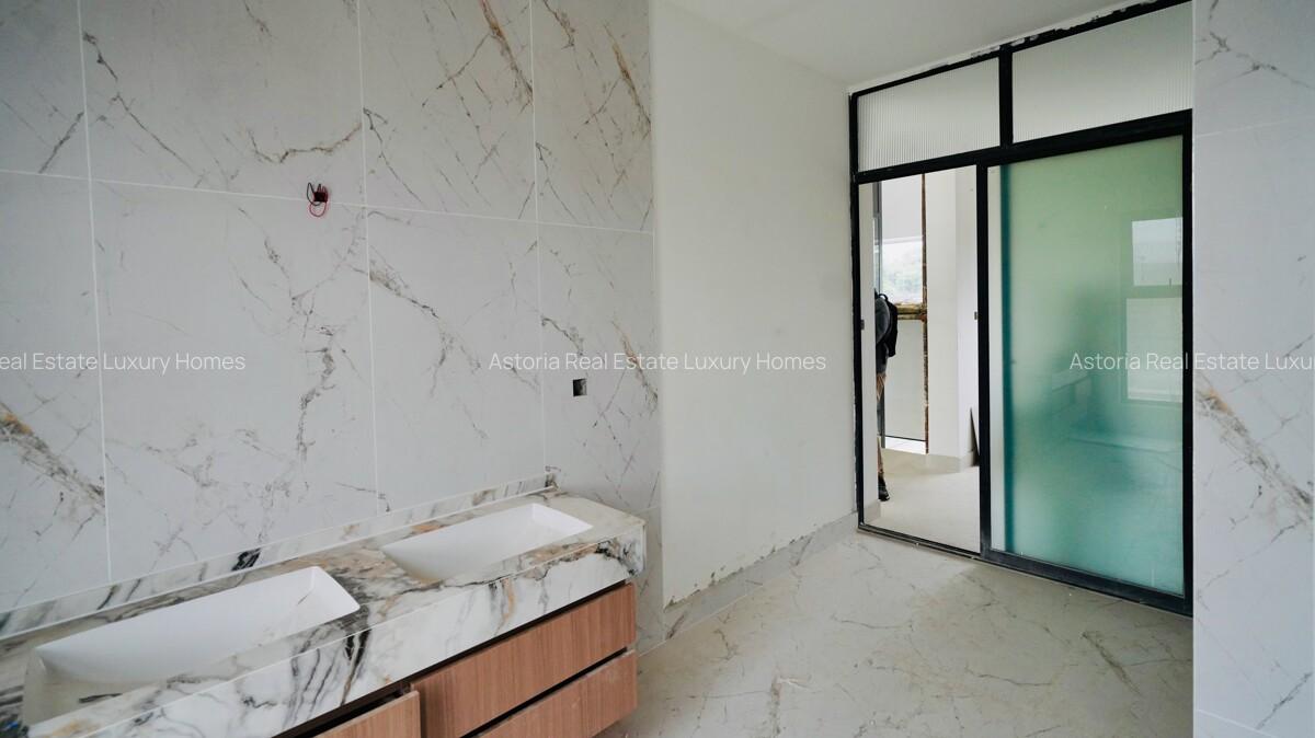 5 Bed Villa with En Suite at 2026-187 5 Bed - 8