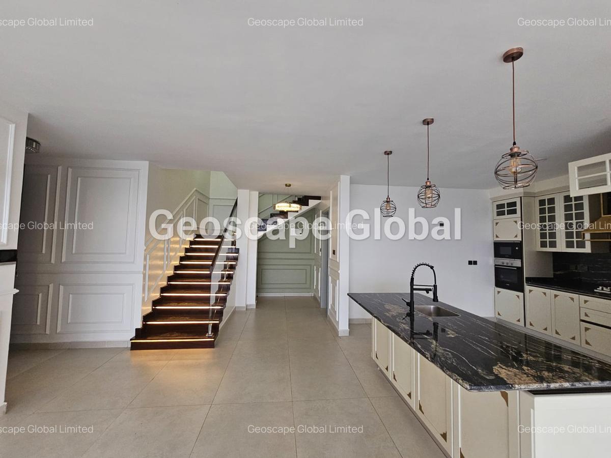 4 Bed Apartment with En Suite in Spring Valley - 3