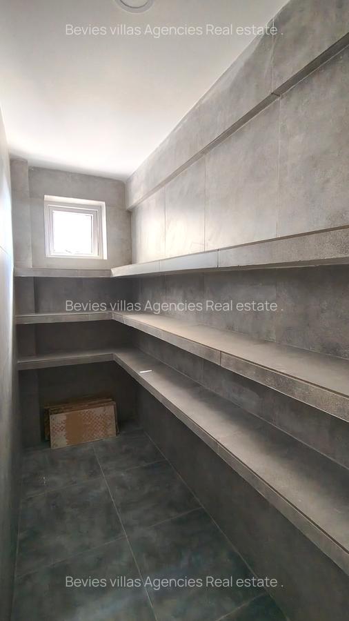 3 Bed Apartment with En Suite at Parklands - 5