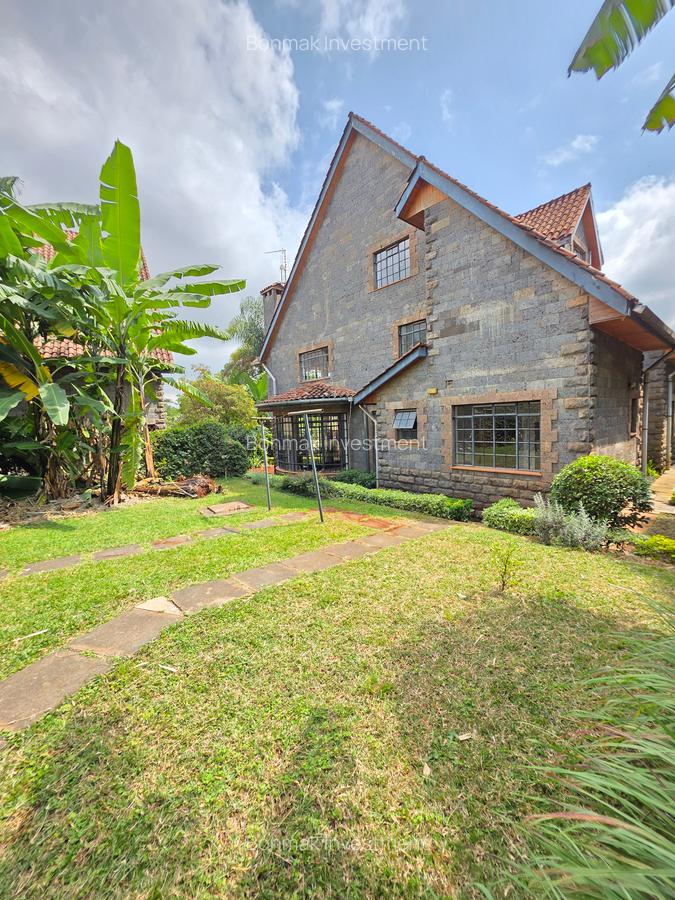 5 Bed Townhouse with En Suite at Lavington Green - 5