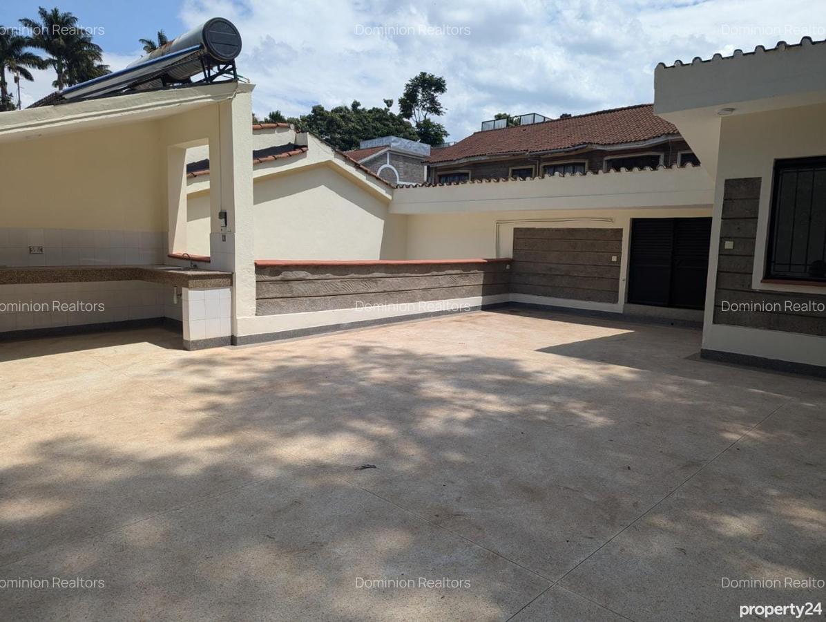 4 Bed Townhouse with En Suite at Grevilia Grove - 14