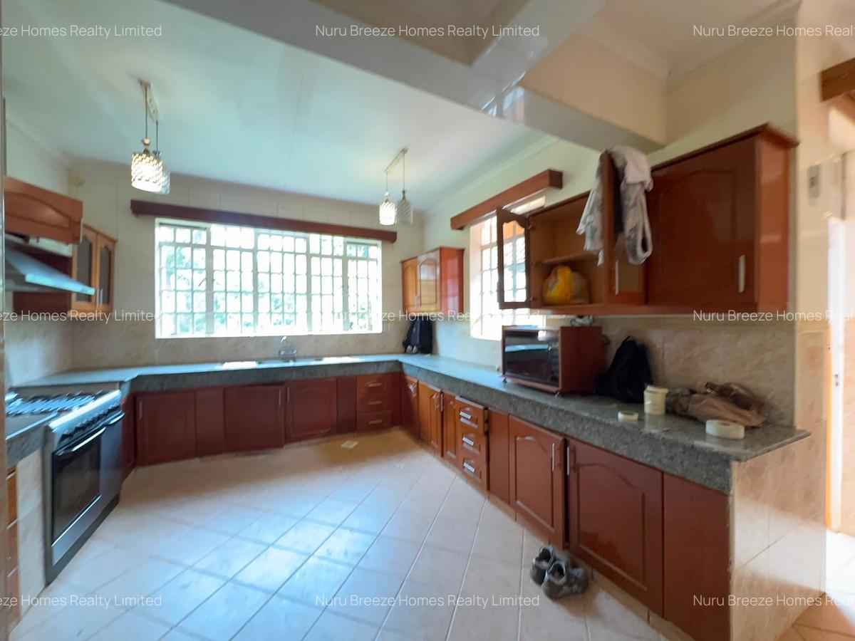 5 Bed Townhouse with En Suite in Kitisuru - 11