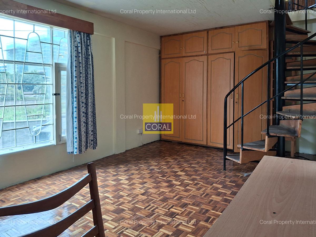 2 Bed Apartment in Brookside - 10